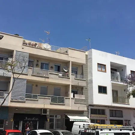 Apartman Cosy With Rooftop Terrace And Wifi